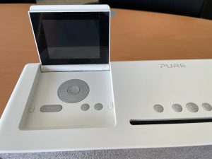 Das Display des Pure Evok Home Internetradios