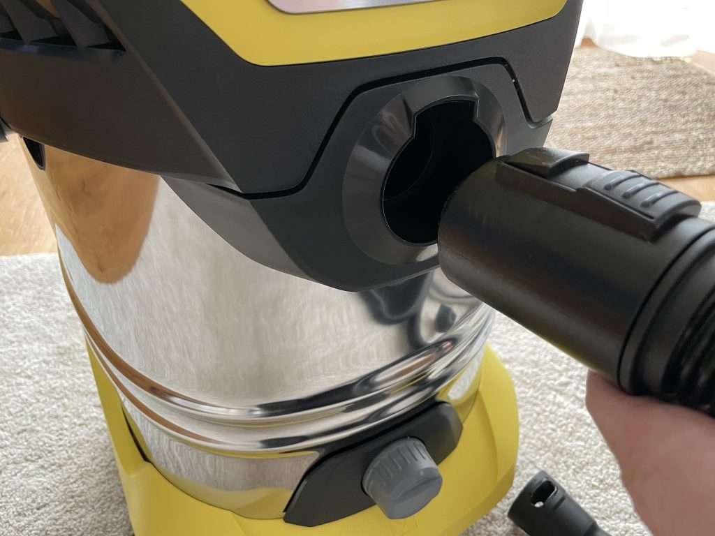 Kärcher WD 6 P S V-30622T Nasssauger Anschluss des Saugschlauches
