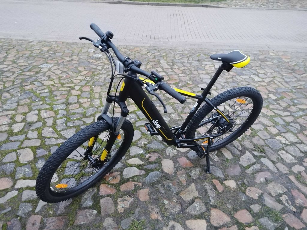 Jeep MHR 7000 E-Bike schräg von vorne links