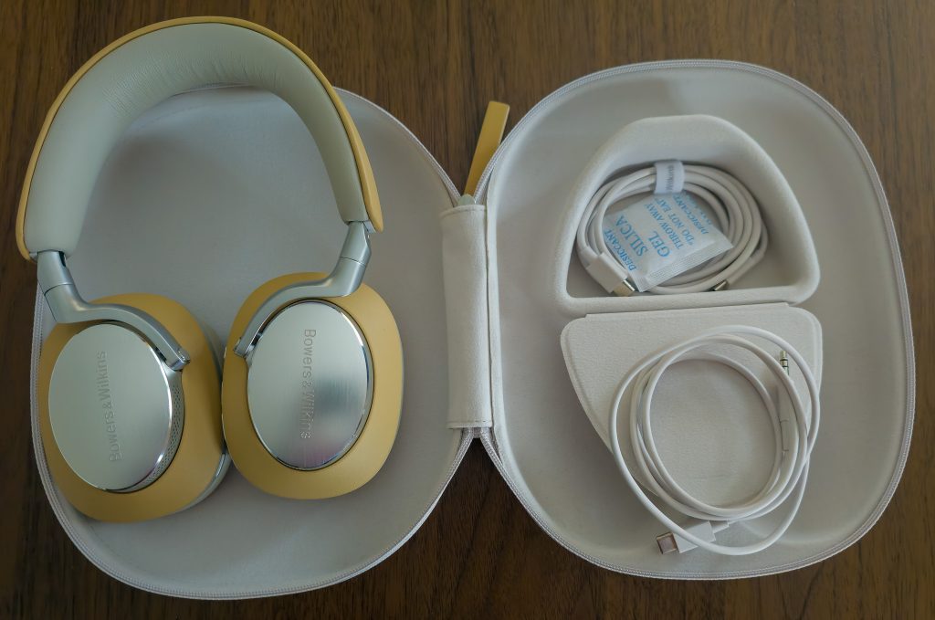 Bowers & Wilkins Px8 Over-Ear-Kopfhörer mit Zubehör
