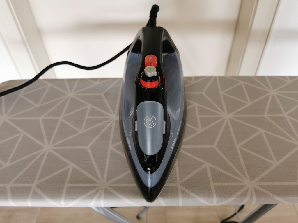 Braun TexStyle 9 Dampfbügeleisen Frontansicht