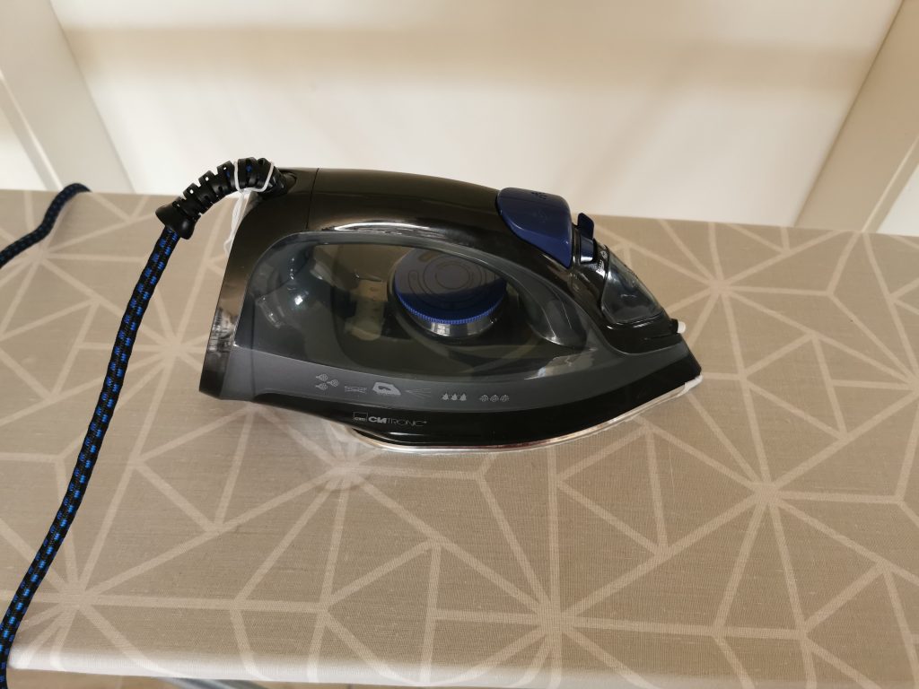 Clatronic DB 3703 Dampfbügeleisen Seitenansicht