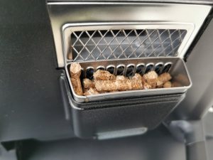 Ninja Woodfire Elektrogrill Smokebox mit Pellets