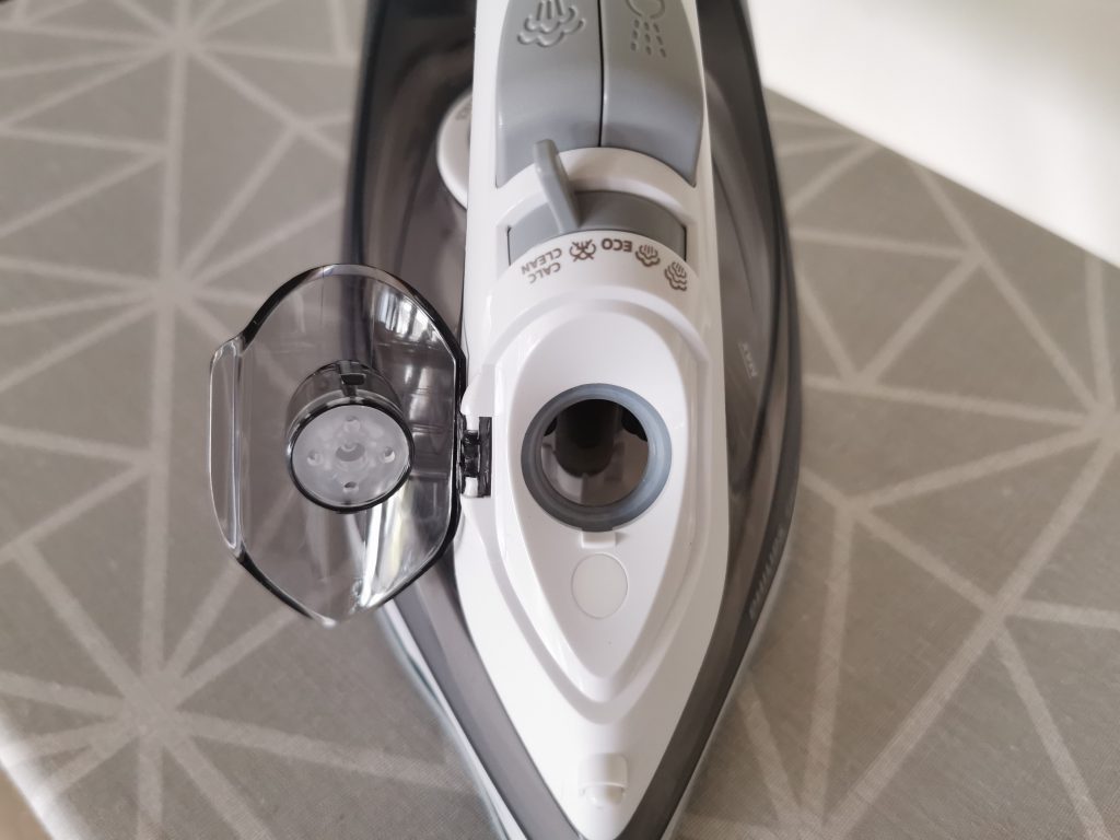 Philips EasySpeed Dampfbügeleisen Wassertank