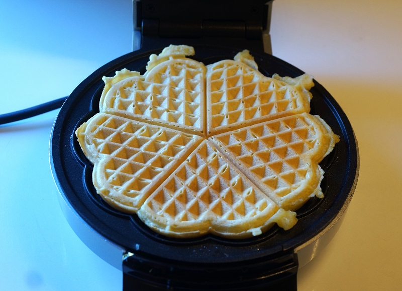 ROMMELSBACHER WA 750 Waffel Backstufe 1