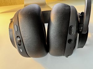JBL Quantum 910 Headset Bedienelemente