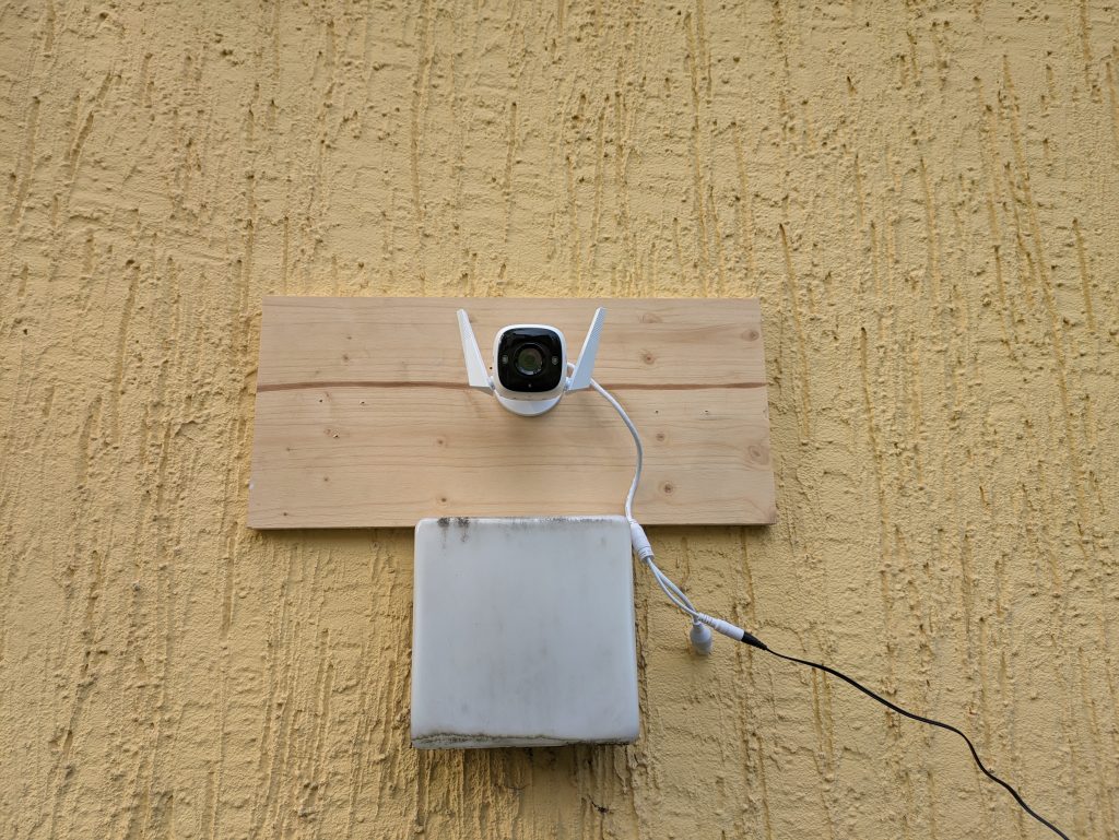 TP-Link Tapo C310 Überwachungskamera fertig montiert