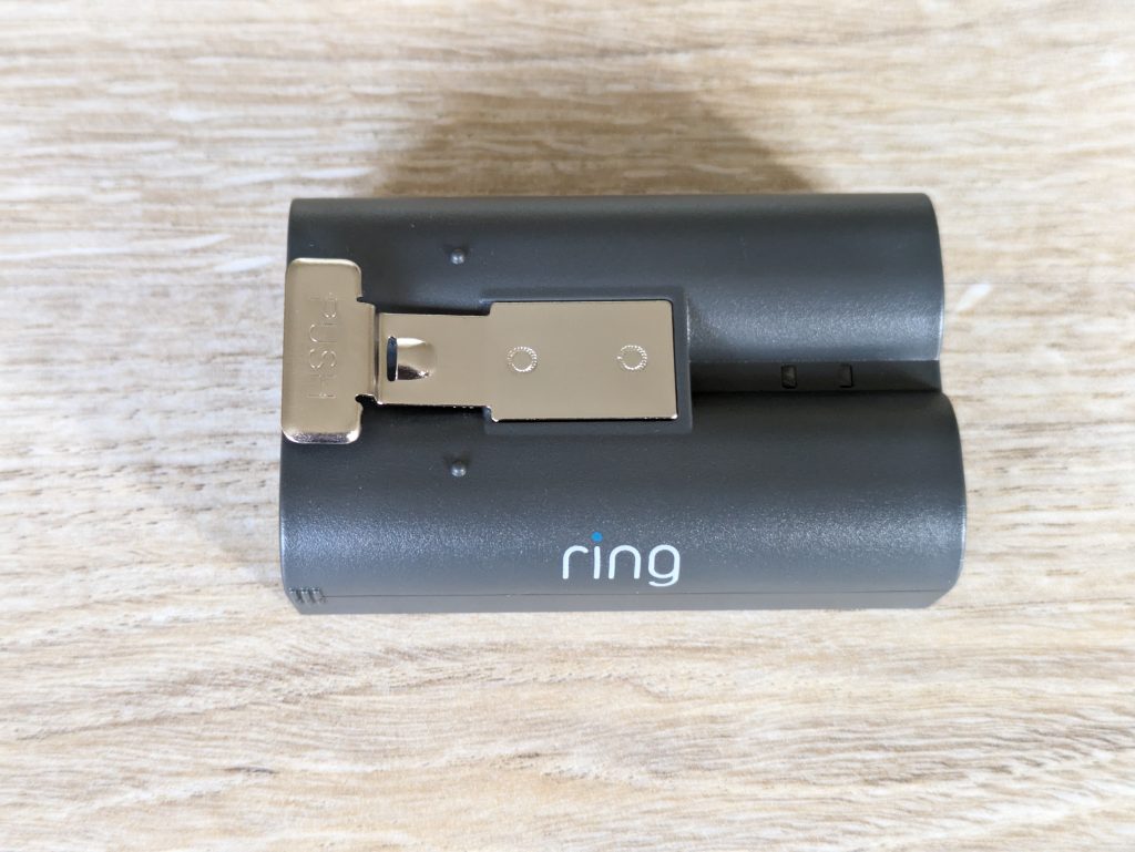 Akku der Ring Ring Stick Up Cam Pro Überwachungskamera von oben