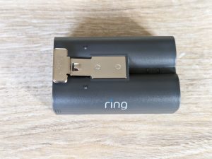 Akku der Ring Ring Stick Up Cam Pro Überwachungskamera von oben