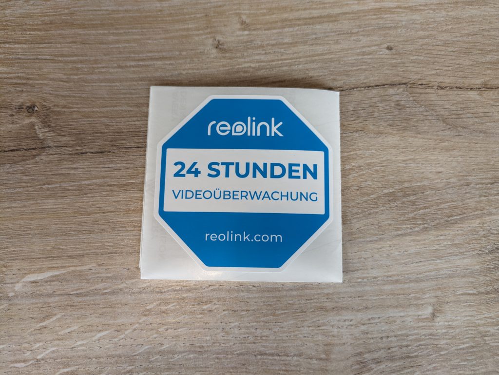 Aufkleber in deutscher Sprache der Reolink Argus PT Ultra Überwachungskamera
