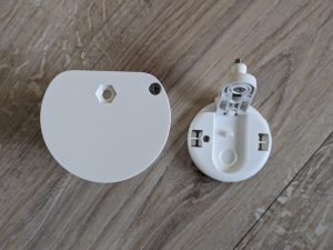 Ring Stick Up Cam Pro Überwachungskamera mit abgenommener Halterung