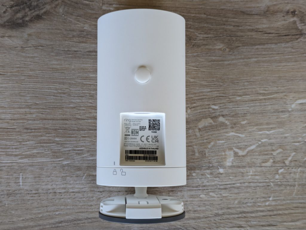 Ring Stick Up Cam Pro Überwachungskamera von hinten