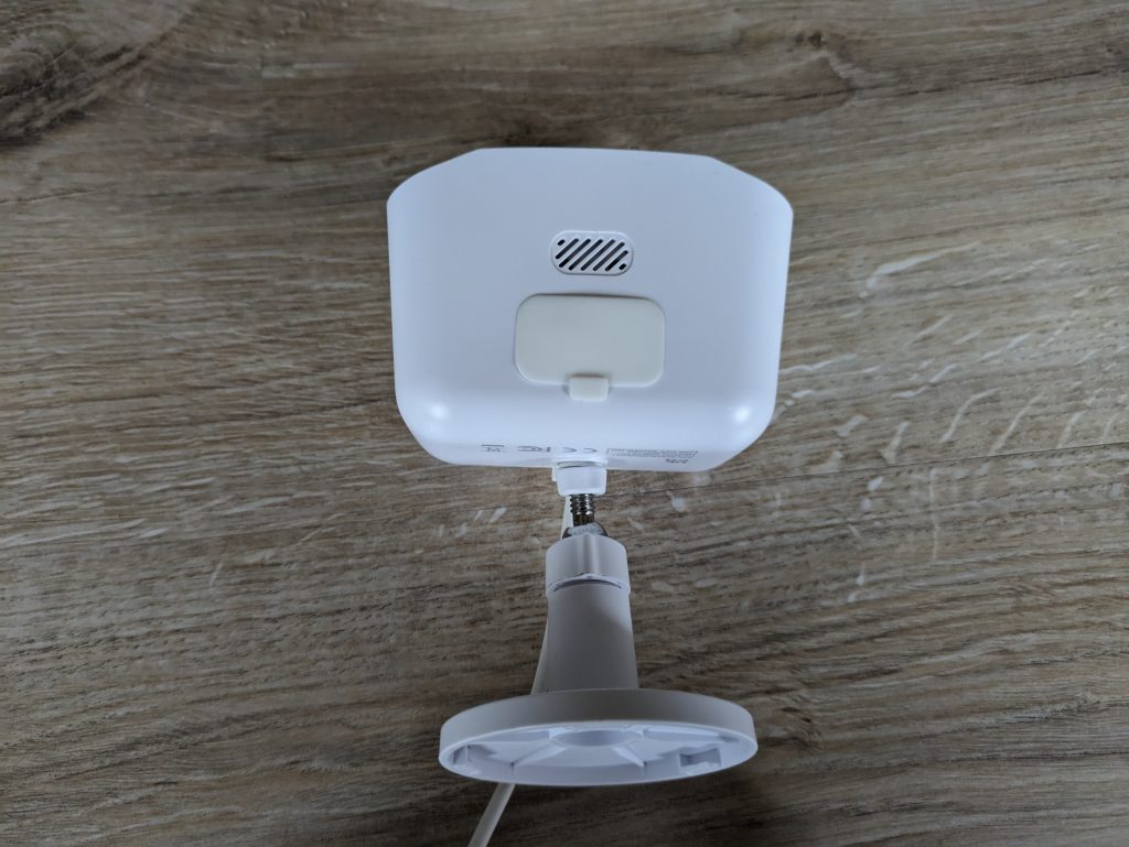 SD-Kartenlot der D-Link DCS 8620L Überwachungskamera geschlossen