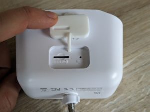 SD-Kartenslot der D-Link DCS 8620L Überwachungskamera geöffnet