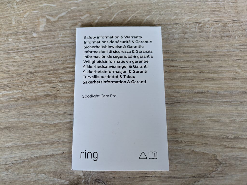 Sicherheitshinweise der Ring Spotlight Cam Pro Überwachungskamera geschlossen