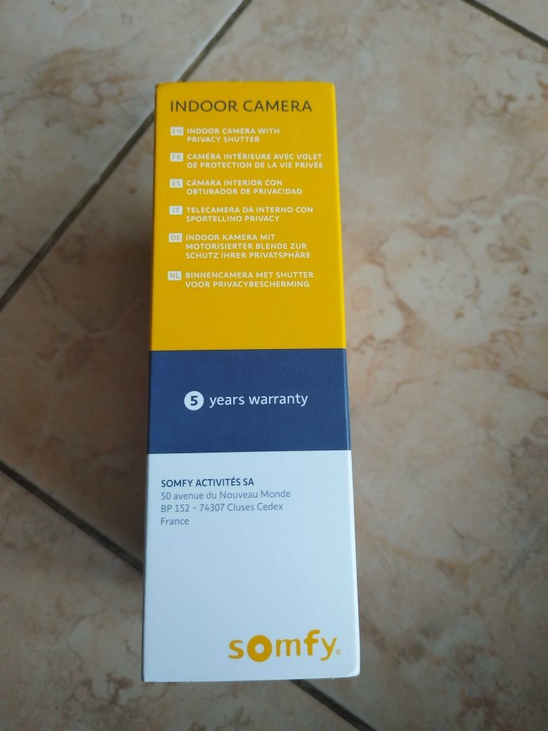 Verpackung der Somfy 1401507 Überwachungskamera von links