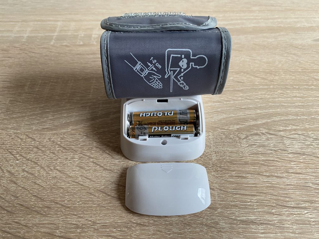 Medisana BW 335 Handgelenk-Blutdruckmessgerät eingelegte Batterien