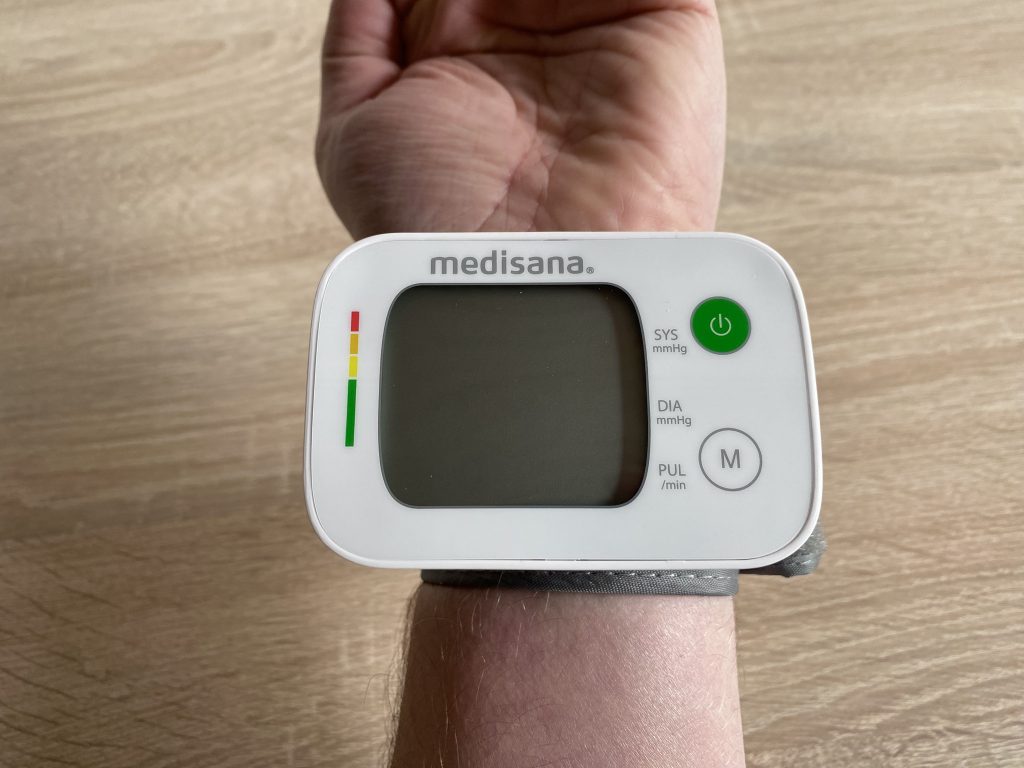 Die 8 besten Handgelenk-Blutdruckmessgeräte im Test inklusive Testsieger [jahr]