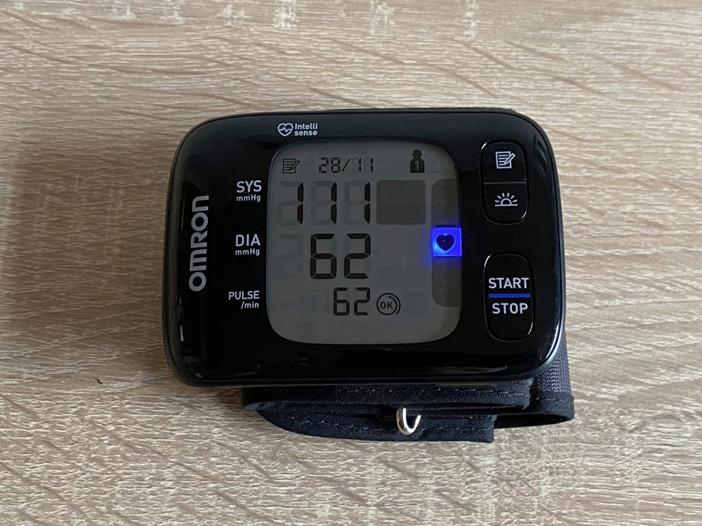 OMRON RS7 Intelli IT Handgelenk-Blutdruckmessgerät Anzeige Messrgebnis