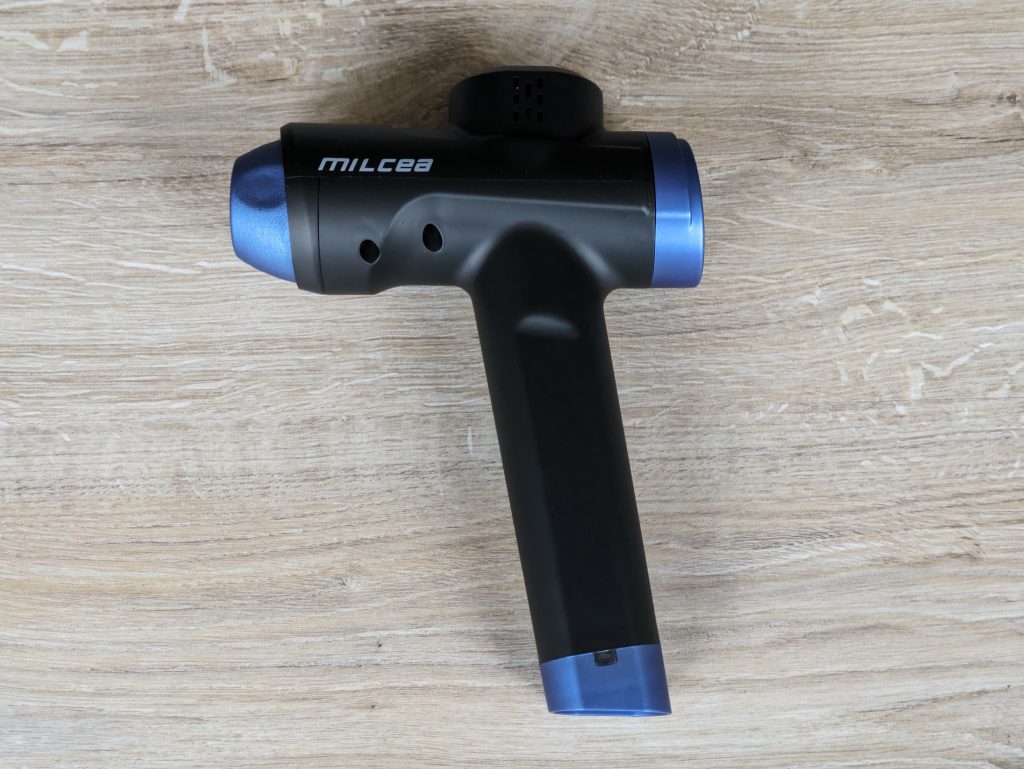 MILCEA MG-029 Massagepistole von vorne, nach links ausgerichtet