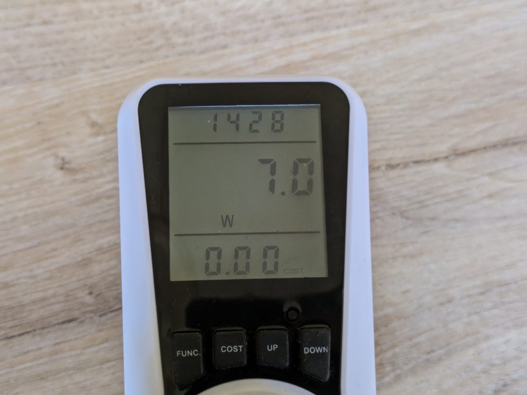 Stromverbrauch der RENPHO R3 Massagepistole beim Laden