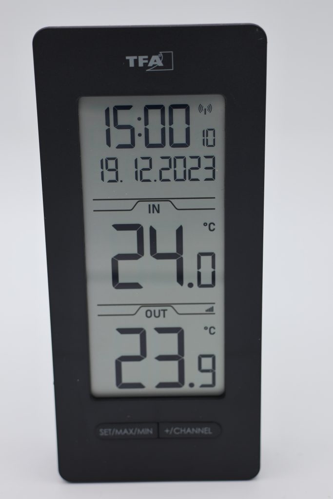 TFA Dostmann Wetterstation eingeschaltet