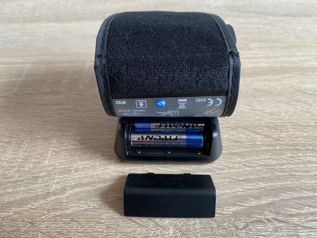 Beurer BC 54 Handgelenk-Blutdruckmessgerät eingelegte Batterien