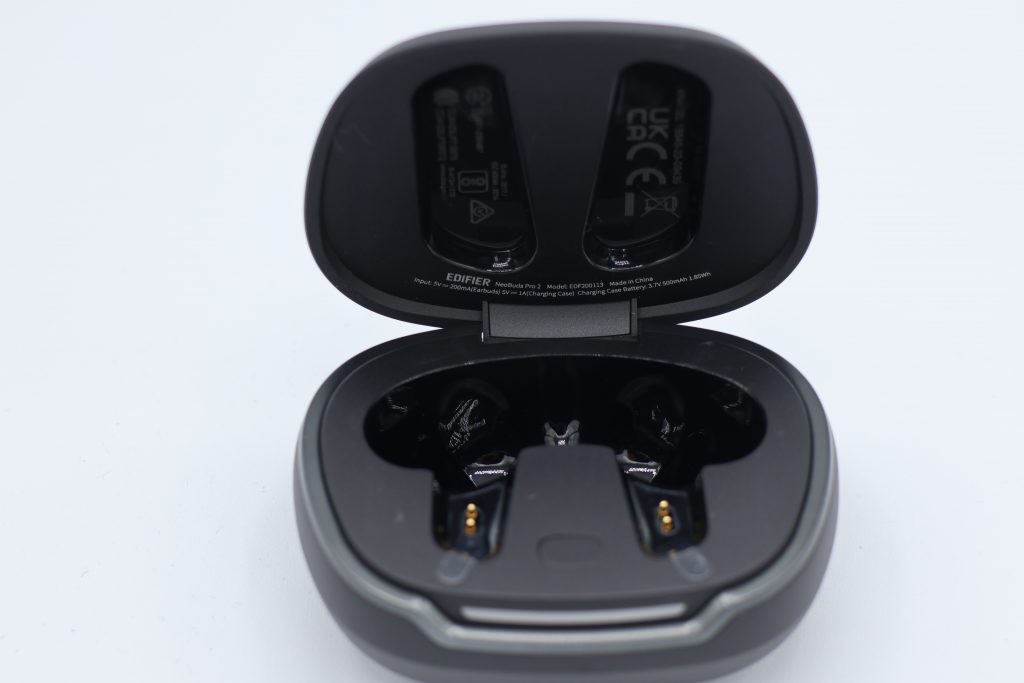 Edifier NeoBuds Pro 2 In-Ear-Bluetooth-Kopfhörer Case offen