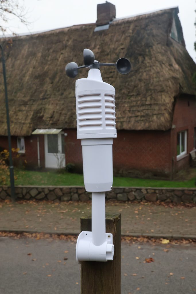 TFA Dostmann Spring Breeze Wetterstation Windmesser draußen