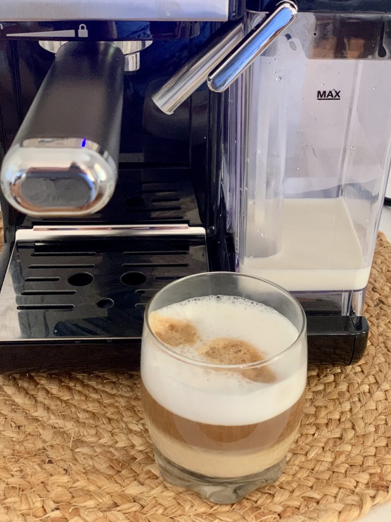 Breville Prima Latte II Siebträgermaschine Latte Macchiato von oben