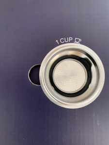 De'Longhi Dedica Style EC 685.B Siebträgermaschine Nahaufnahme Kaffeefilter