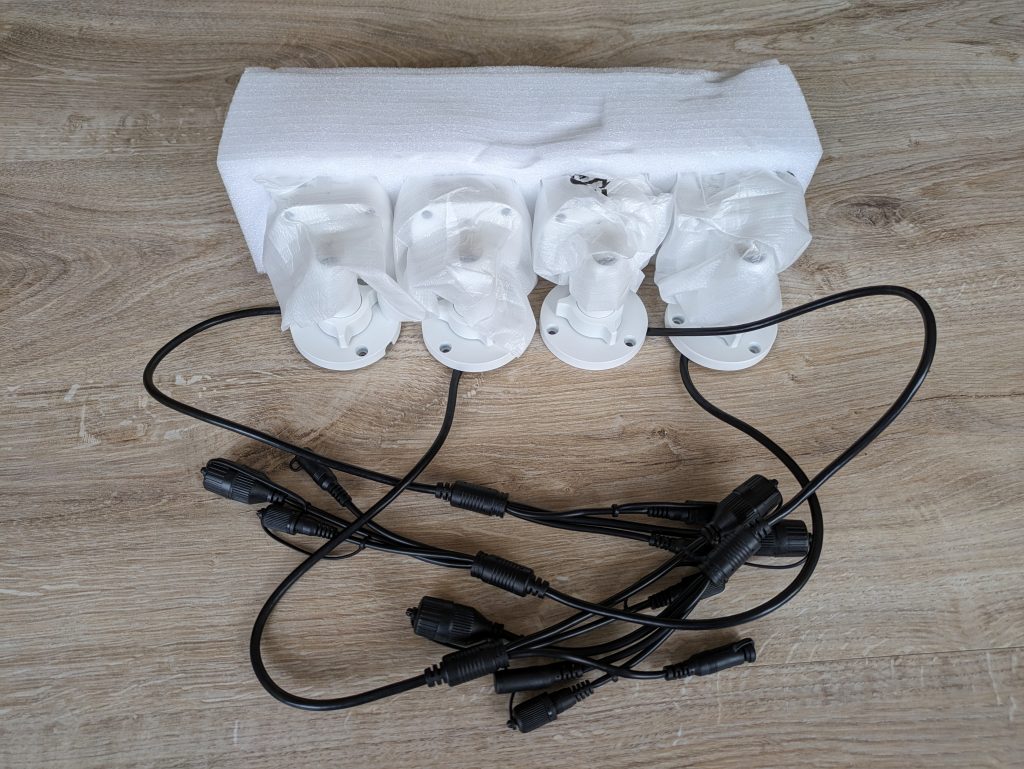 Kameras des RLK8-800B4 Reolink Überwachungskamera-Sets in der Schutzverpackung