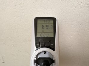 Stromverbauch des Einhell TP-CD 1850 Li-i BL Akkuschraubers beim Laden