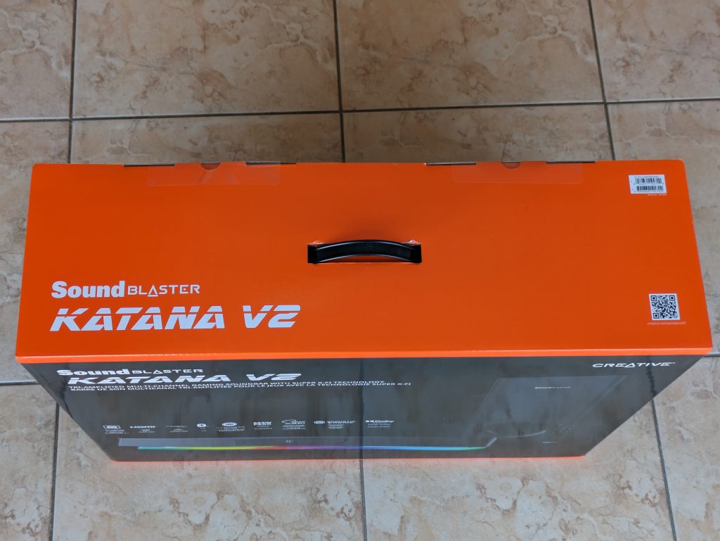 Verpackung der Creative Soundblaster Katana V2 Soundbar von oben