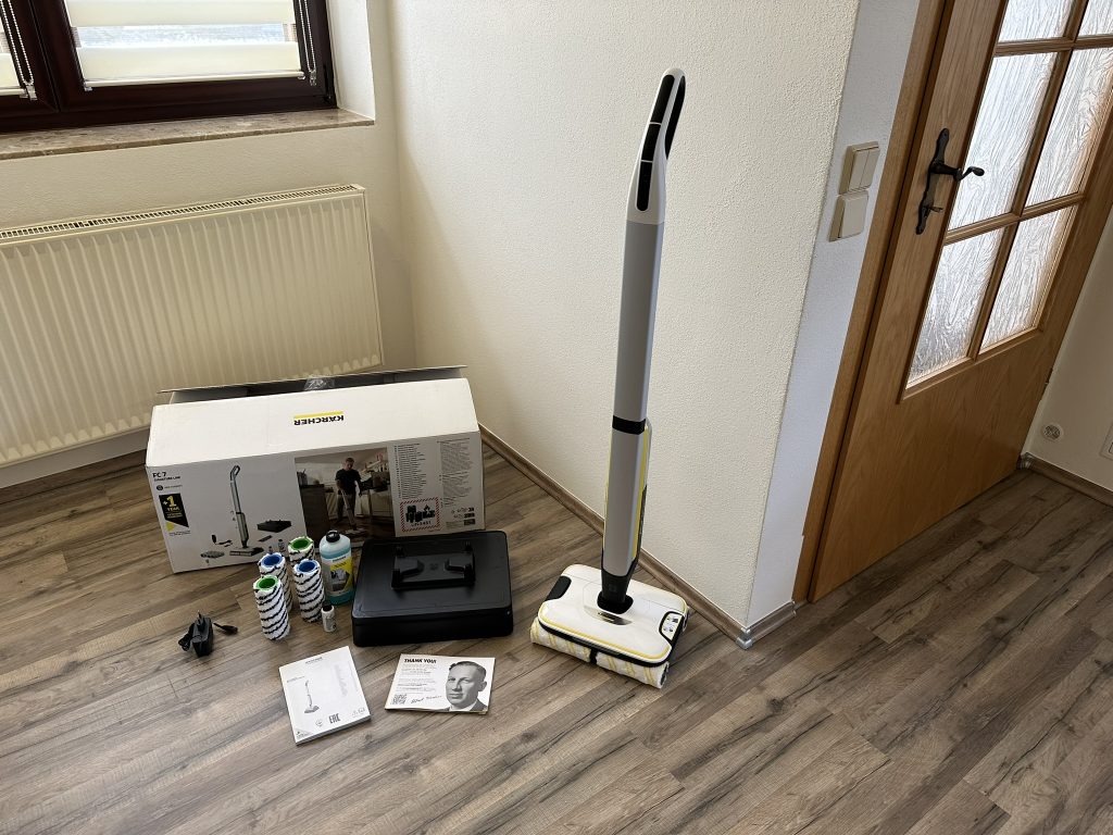 Kärcher FC7 Cordless Extra Hartbodenreiniger in Präsentation