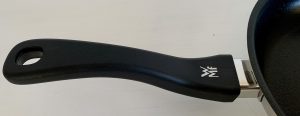 WMF Devil beschichtetes Pfannenset Nahaufnahme Griff 24-Zentimeter-Pfanne