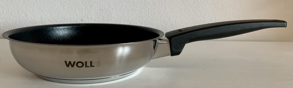 Woll Concept beschichtete Pfanne von der Seite