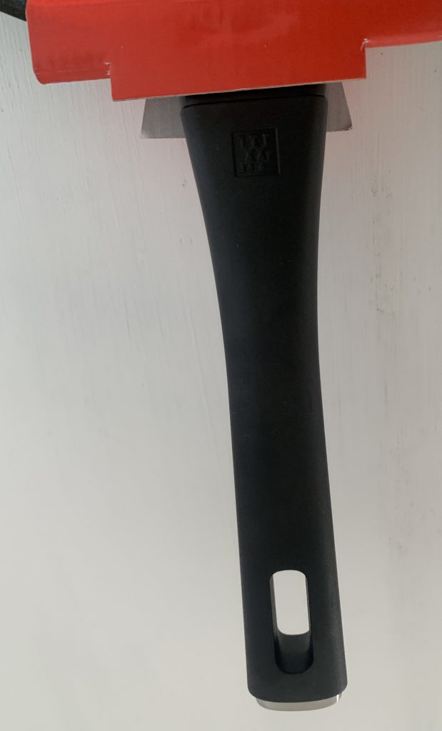 ZWILLING Madura Plus beschichtete Pfanne Griff von oben