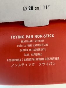 ZWILLING Madura Plus beschichtete Pfanne Produktinformationen auf dem Schutzkarton Teil 4