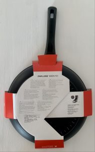 ZWILLING Madura Plus beschichtete Pfanne mit Schutzkarton von unten