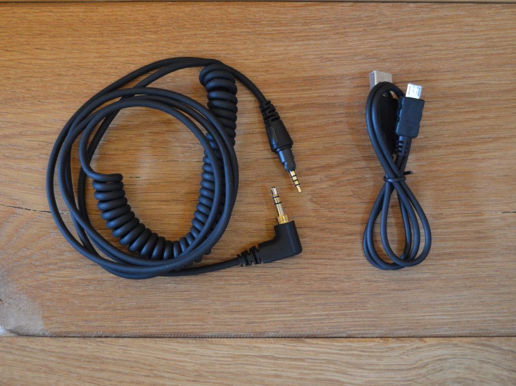 Pioneer DJ HDJ-CUE1 Over-Ear-Kopfhörer Verpackungsinhalt Kabel