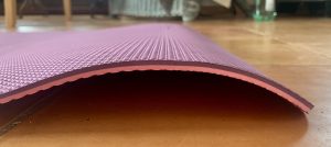 TOPLUS Gymnastikmatte Enden der aufgerollten Matte