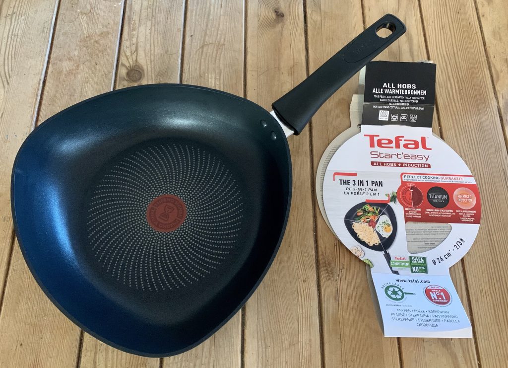 Tefal C26770 Start’Easy Triangle beschichtete Dreieckspfanne ausgepackt