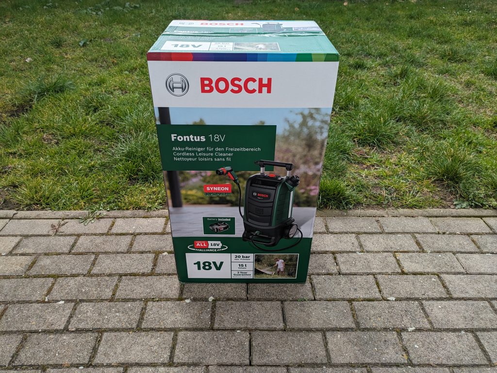 Verpackung des Bosch Fontus Akku-Hochdruckreinigers von vorne