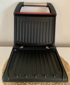 George Foreman 25030-56 Sandwichmaker geöffnet von vorne