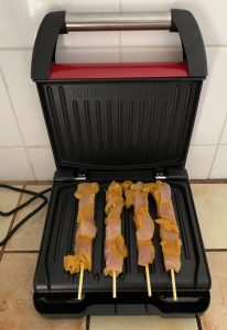 George Foreman 25030-56 Sandwichmaker mit Hähnchenspießen zum Grillen