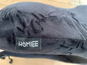 HOMIEE HOMIEE TP1001 Nackenkissen Nackenkissen Logo Nahaufnahme