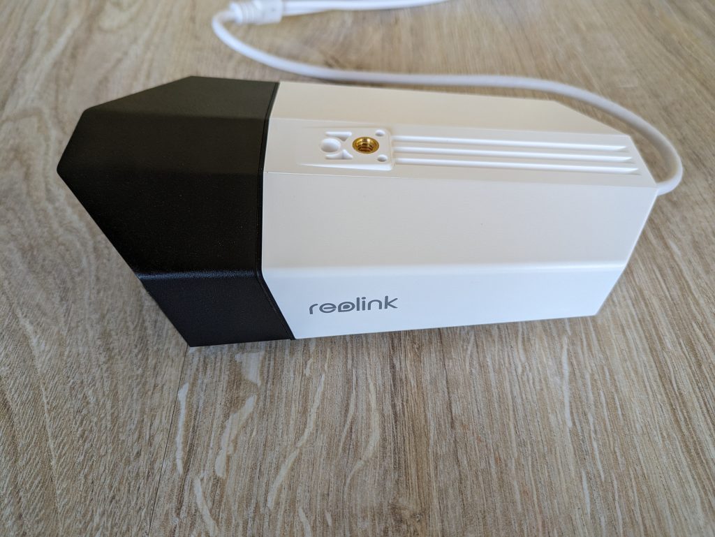 Reolink Duo 3 PoE M81L Überwachungskamera von rechts