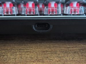 Anschluss der Roccat Vulcan TKL Gaming-Tastatur