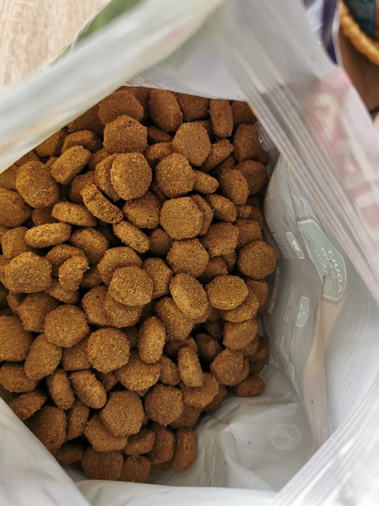 Eukanuba Adult Hundetrockenfutter in der Tüte